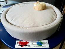 Carica l'immagine nel visualizzatore di Gallery, Cuccia tonda Milano