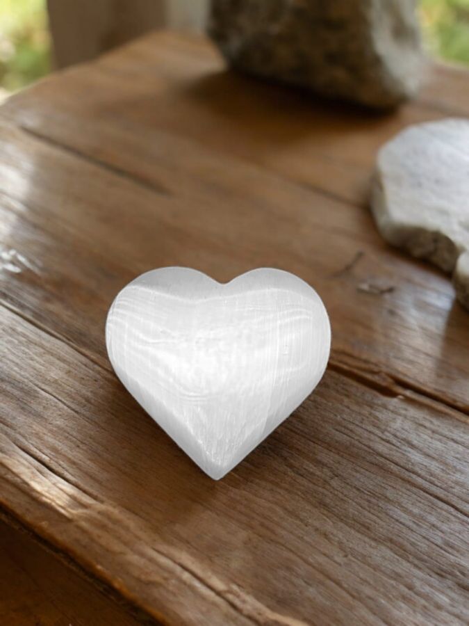 CUORE BIANCO IN SELENITE by Voganto