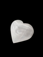 Carica l&#39;immagine nel visualizzatore di Gallery, CUORE BIANCO IN SELENITE by Voganto
